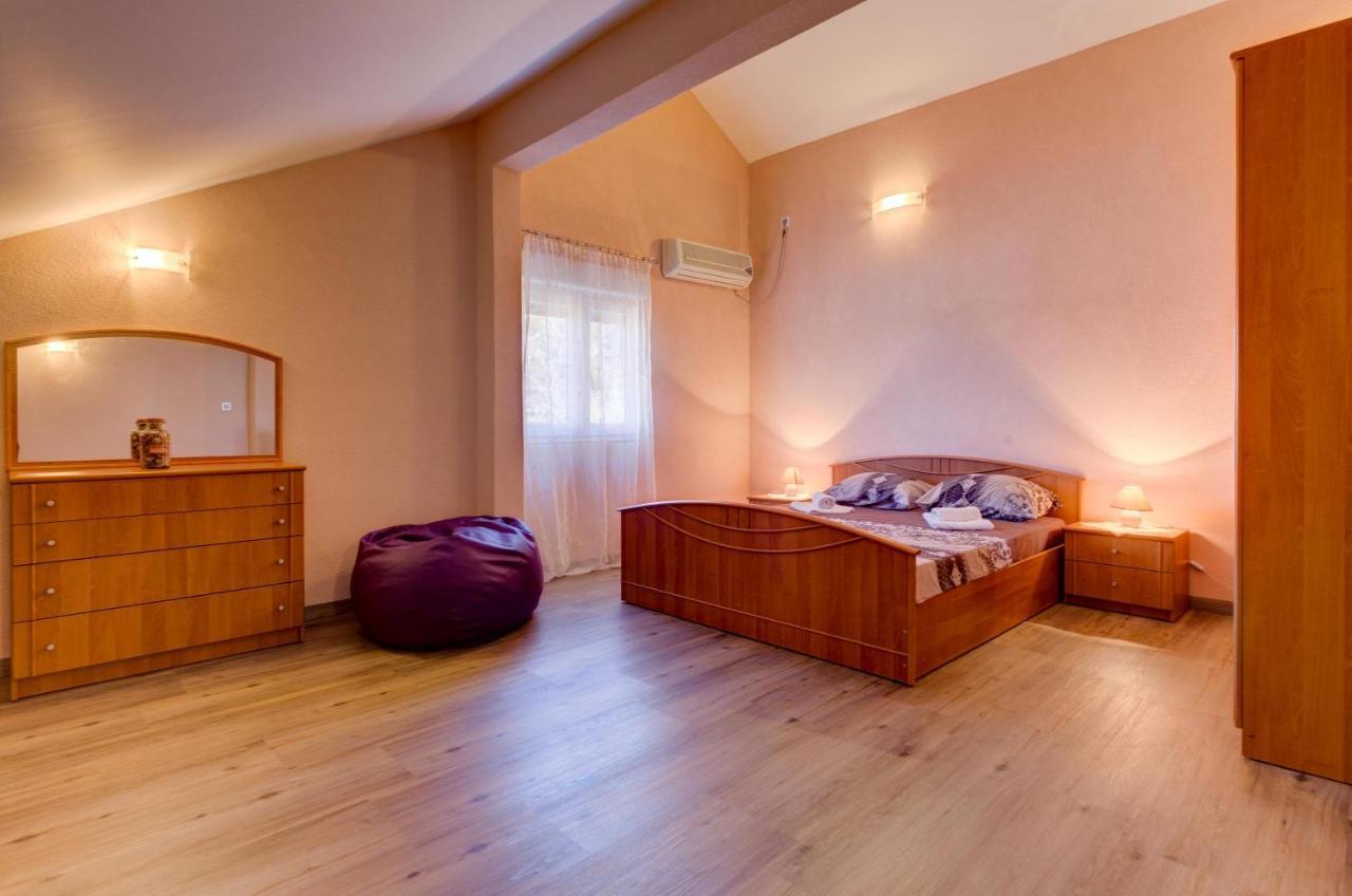 Apartments Vesna Тиват Экстерьер фото