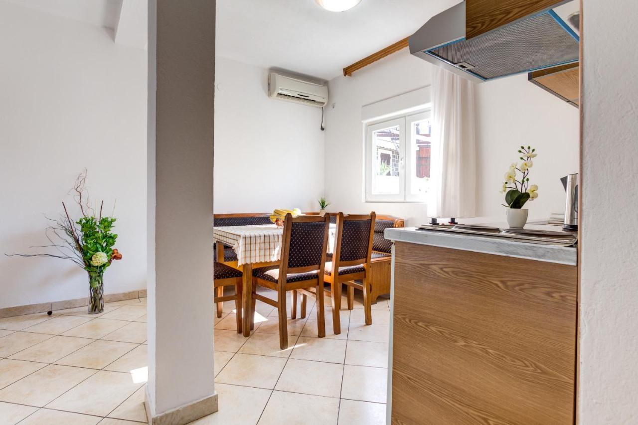 Apartments Vesna Тиват Экстерьер фото