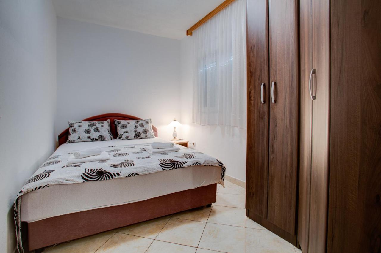 Apartments Vesna Тиват Экстерьер фото