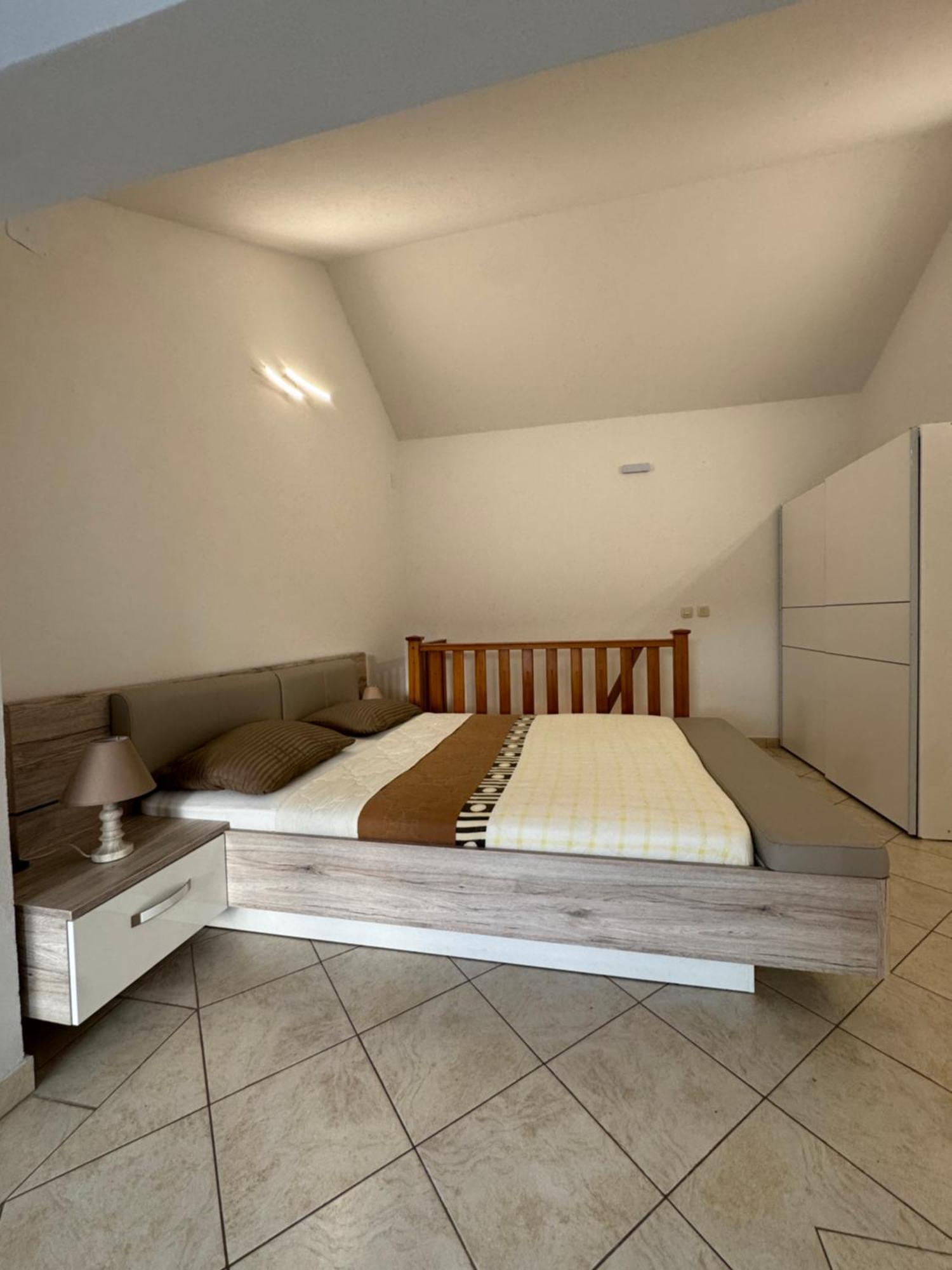Apartments Vesna Тиват Экстерьер фото